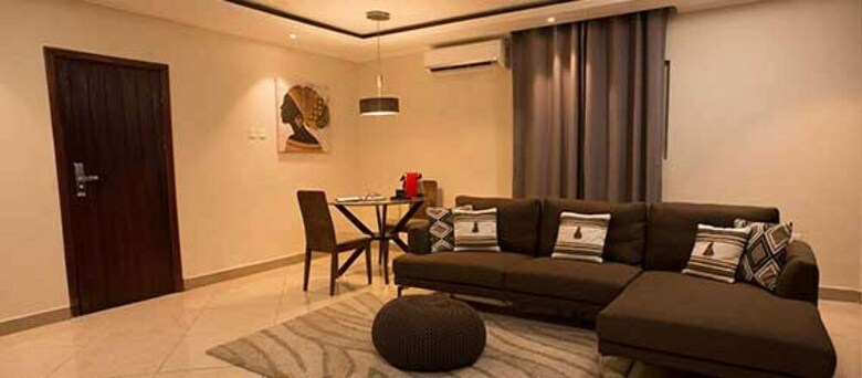 Earl Heights Suites Hotel