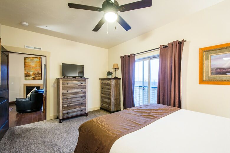 Bear Hollow Village By All Seasons Resort Lodging