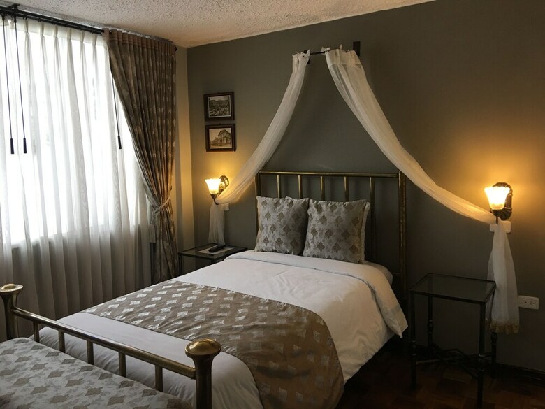 Hostal Mitad Del Mundo