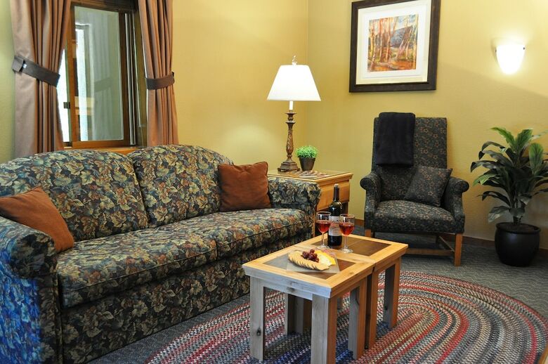 Hotel Worldmark By Wyndham Olympic Village Inn