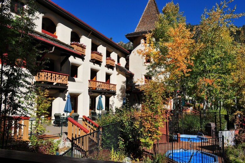 Hotel Worldmark By Wyndham Olympic Village Inn