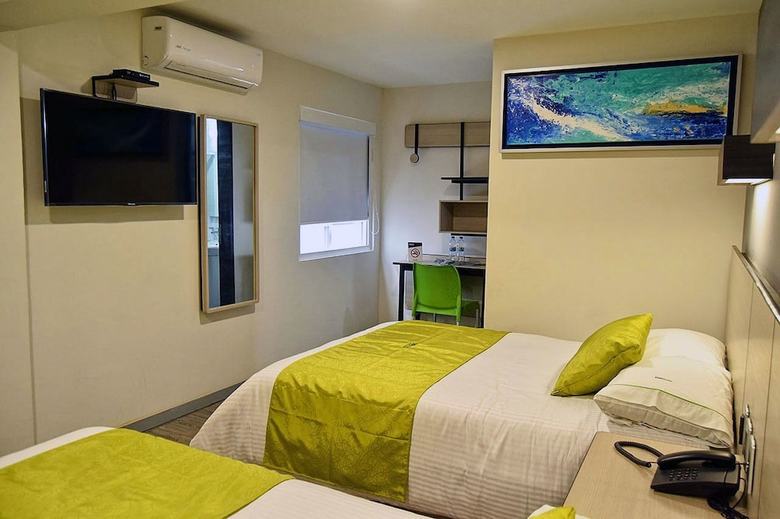 Hotel Expo Inn