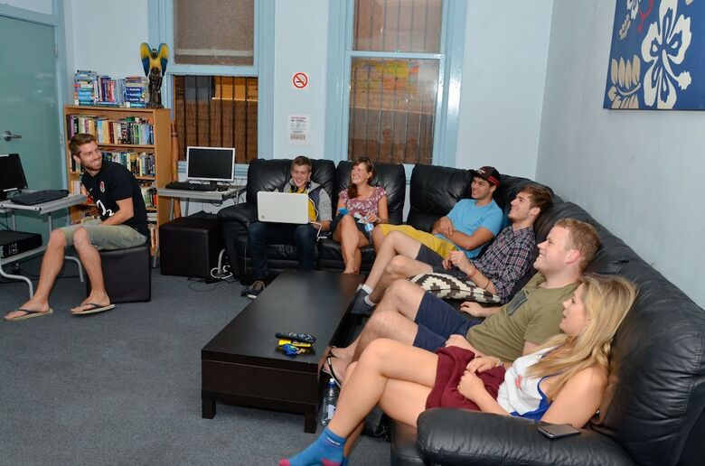 Hostal Blue Parrot Backpackers