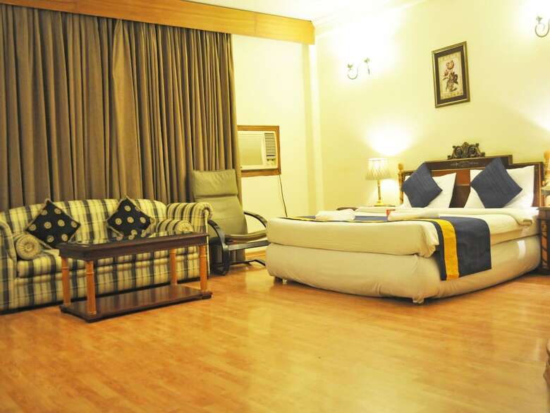 Hotel Oyo Flagship 532 Sikanderpur Metro Station