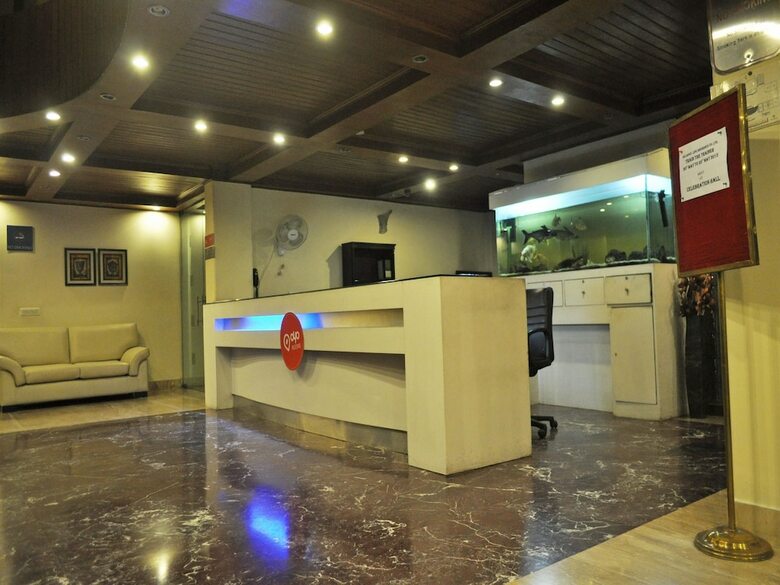 Hotel Oyo Flagship 532 Sikanderpur Metro Station