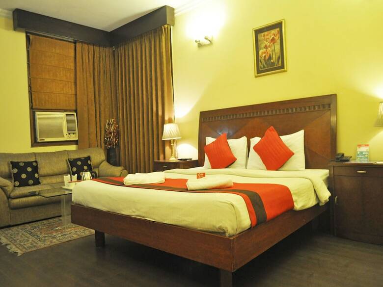 Hotel Oyo Flagship 532 Sikanderpur Metro Station