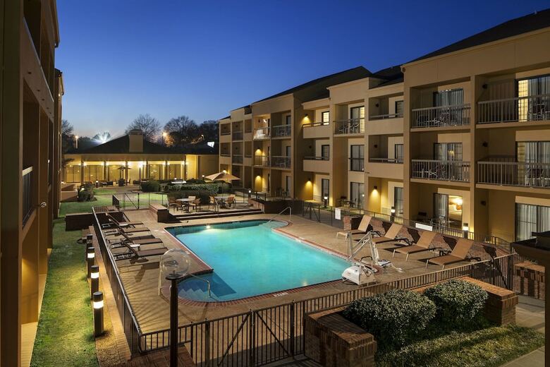 Hotel Courtyard By Marriott Memphis East/park Avenue