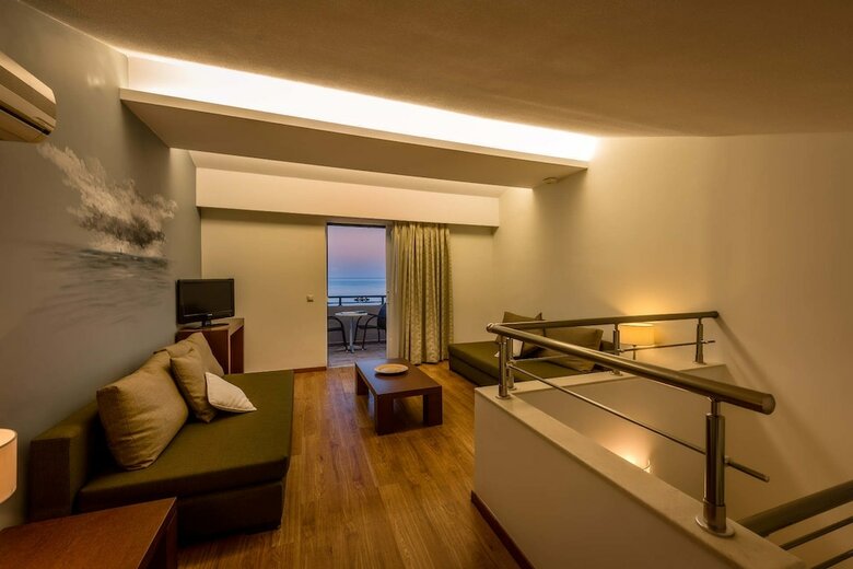 Hotel Mediterranean Beach Resort