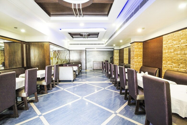 Fabhotel Aay Kay Model Town