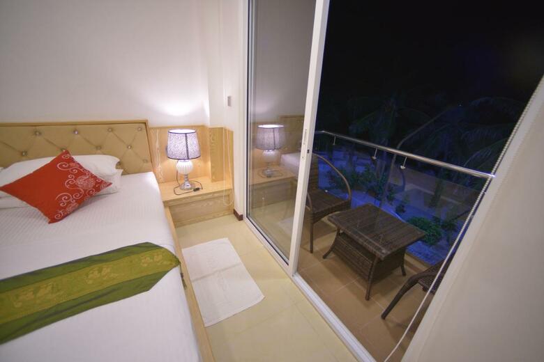 Hotel Hathaa Beach Maldives