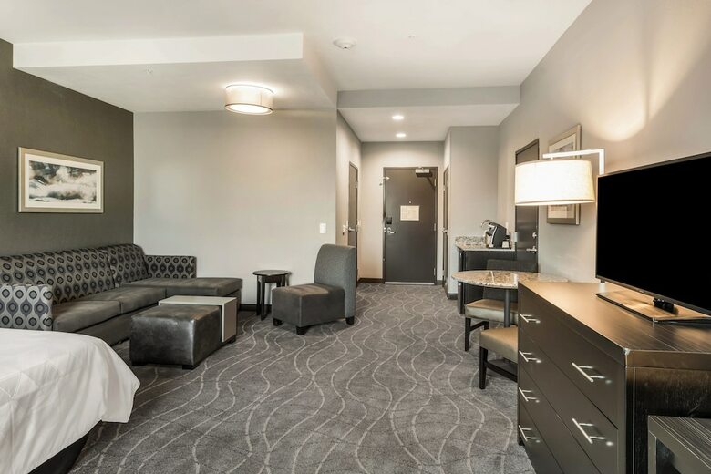 Holiday Inn Hotel & Suites Silicon Valley - Milpitas