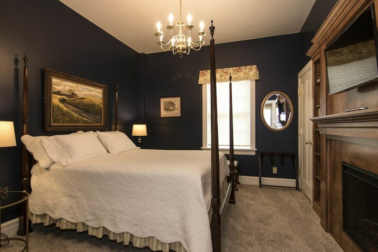 Bed & Breakfast The Rochester Inn, A Historic Hotel