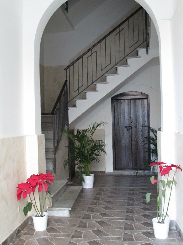 B&B Orlando Suites