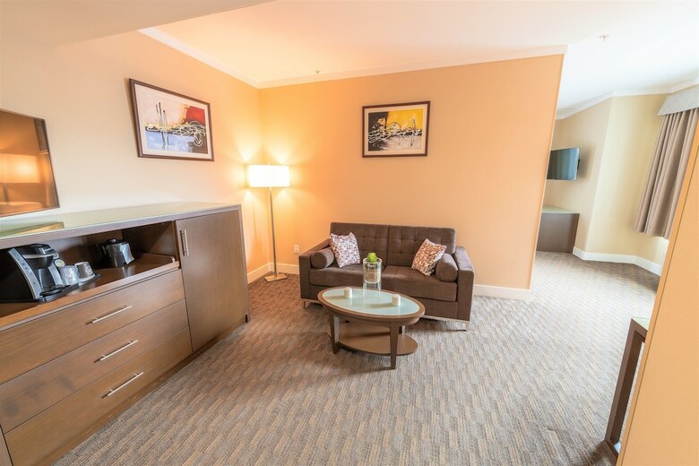 Mstar Hotel