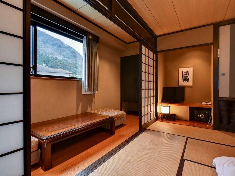 Yufuin Kinrinko Hotel