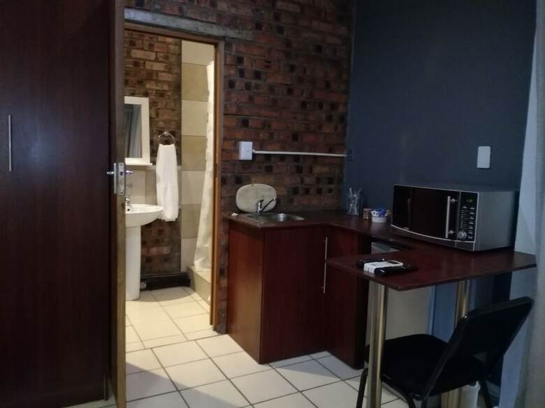 Hotel 21 On Coetzee Guest House