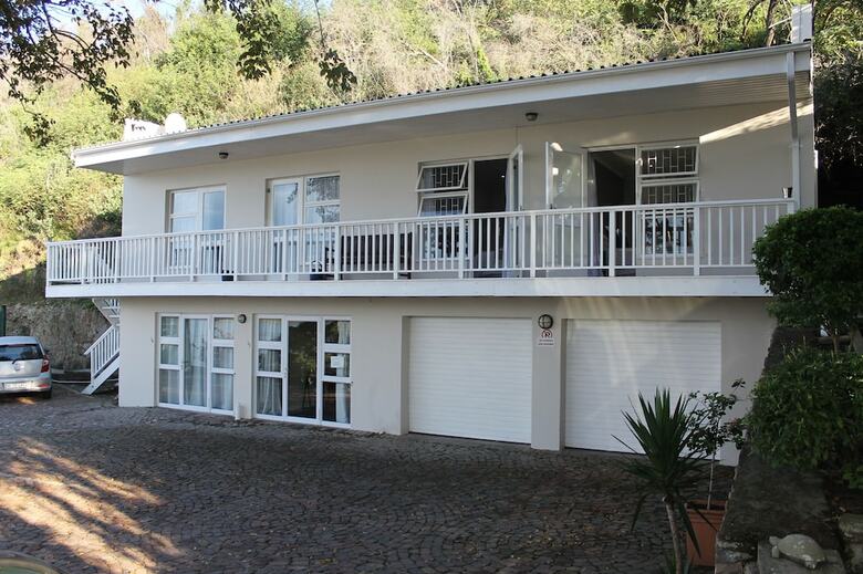 Bed & Breakfast Phoenix Lodge And Waterside Accommodation