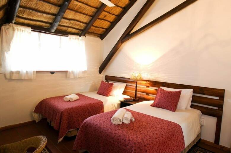 Hotel Woodpecker Inn