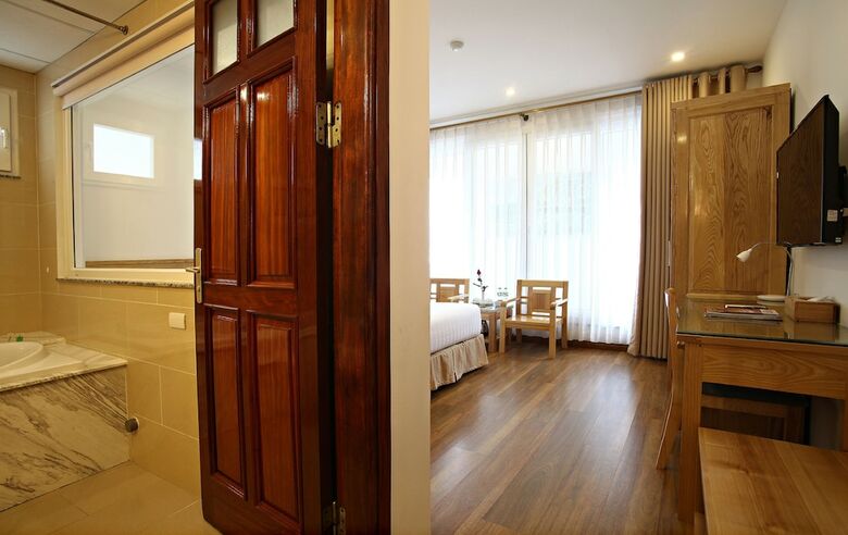 Blue Hanoi Hotel