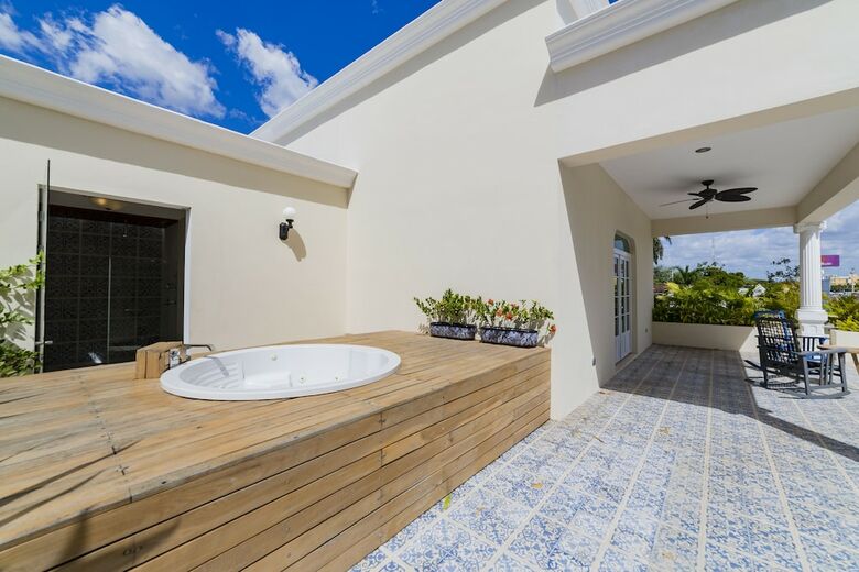 Delfina Boutique Hotel
