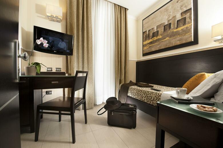 Yes Hotel