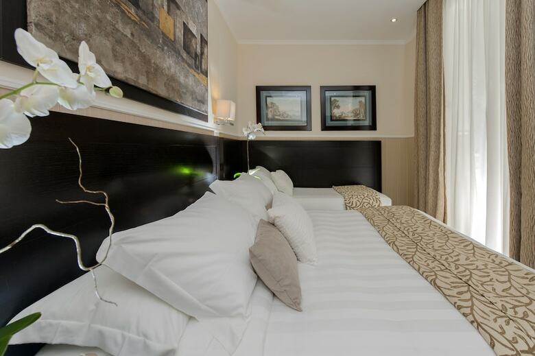 Yes Hotel