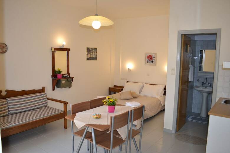 Aparthotel Rania Studios