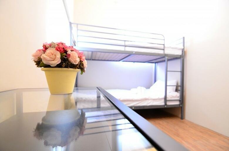 Hotel Leaf Hostel