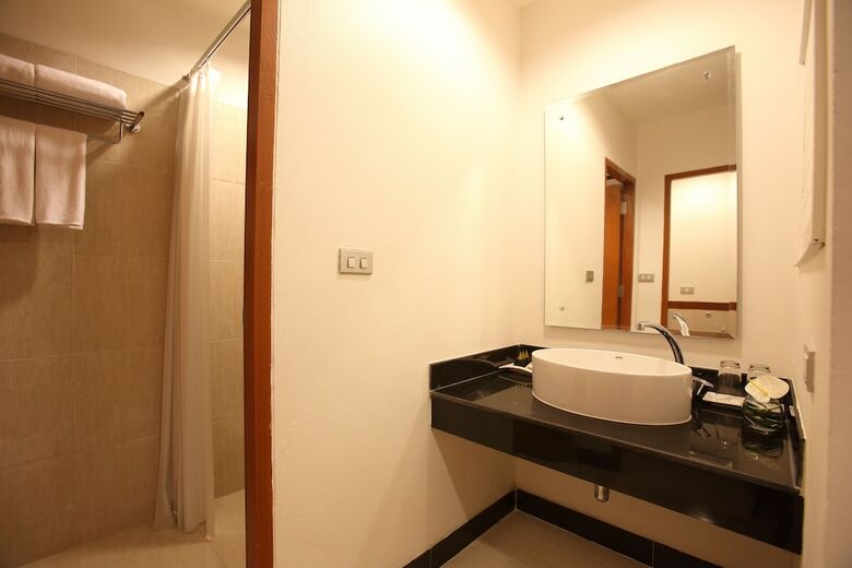 Bangsaen Heritage Hotel