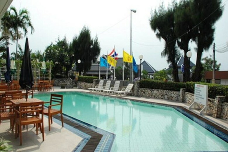 Bangsaen Villa Hotel