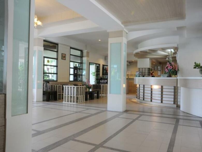 Bangsaen Villa Hotel