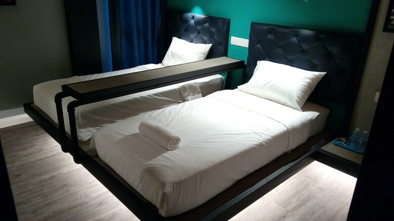 Tube Hotel