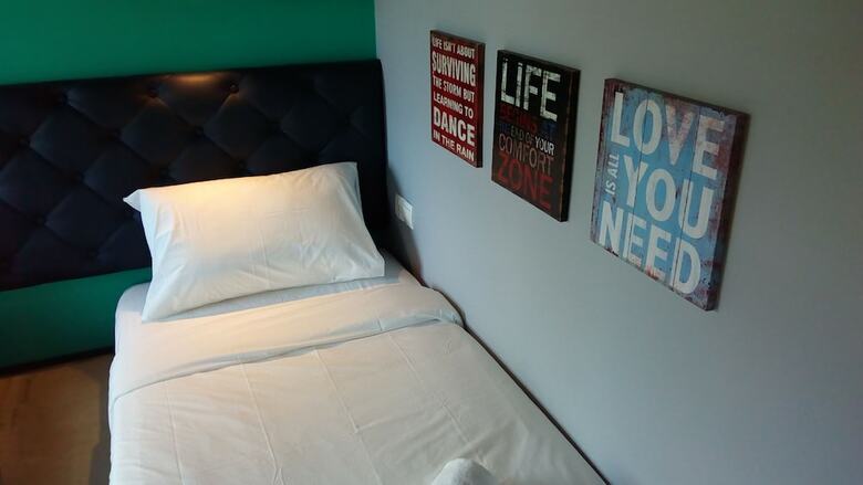 Tube Hotel