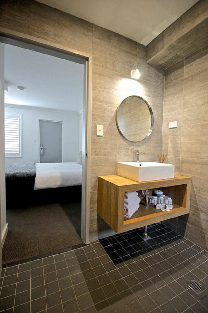 Quays Hotel