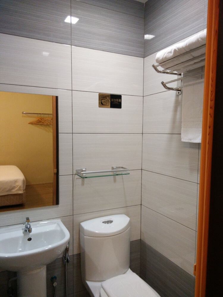 Hotel Check Inn Kk