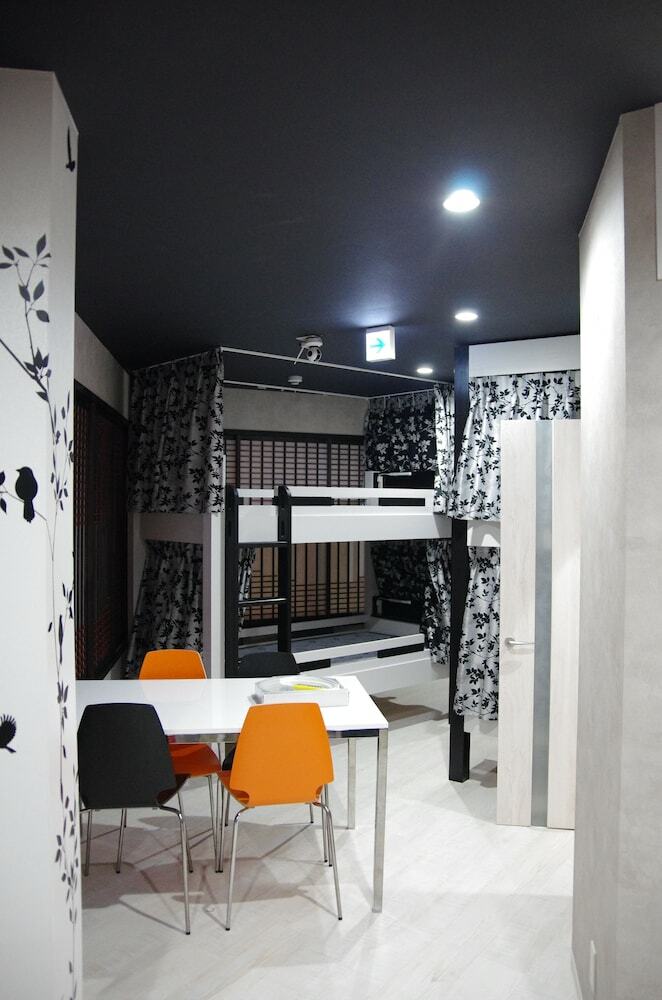 Hostal Sora Hostel
