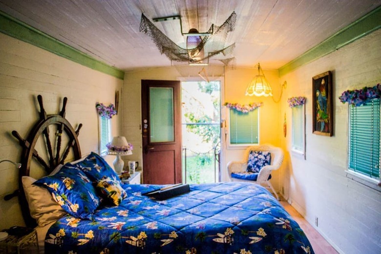 Featherbed Railroad Bed And Breakfast Resort