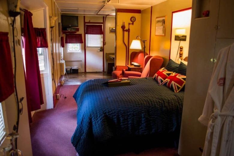 Featherbed Railroad Bed And Breakfast Resort