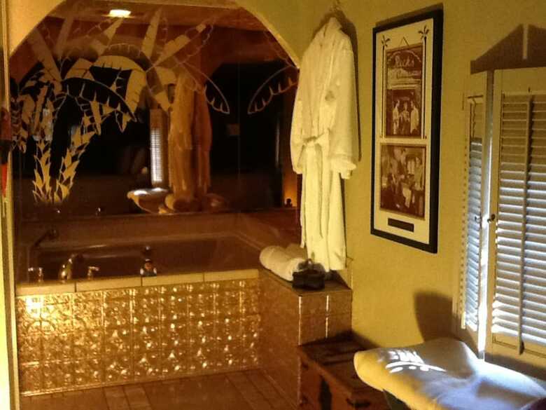Featherbed Railroad Bed And Breakfast Resort