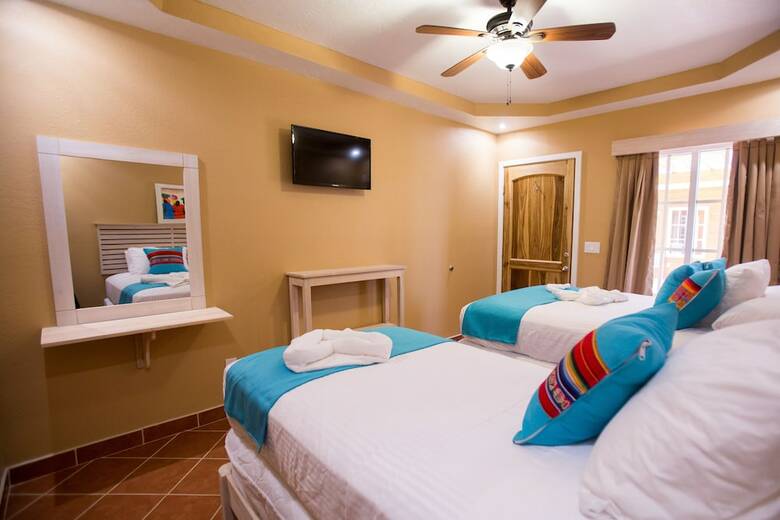 Mr. Tucan Hotel