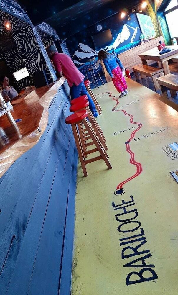Hostal Moving Hostel Travel