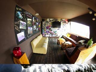 Hostal Moving Hostel Travel