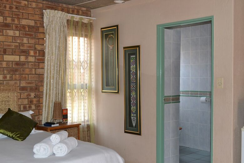 Hotel Boga Legaba Guest House & Conference Centre