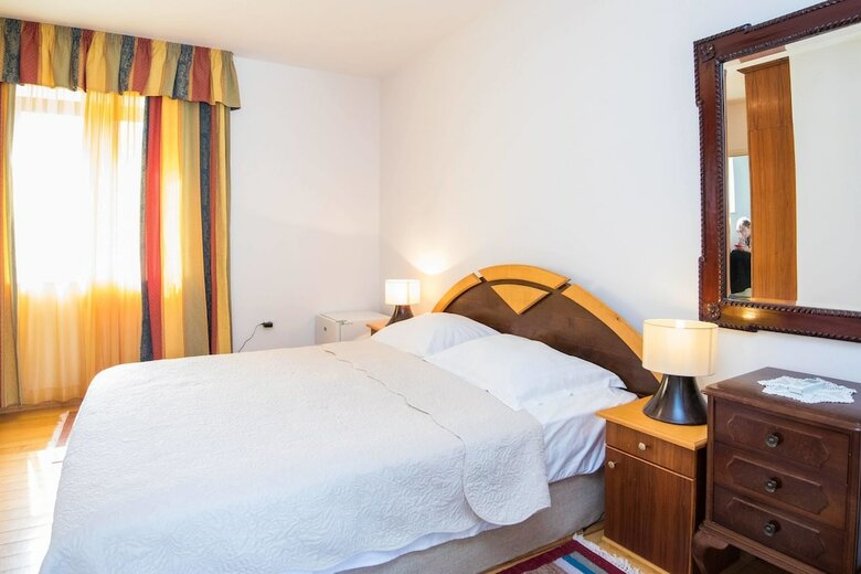 Hotel J&j Bed And Breakfast
