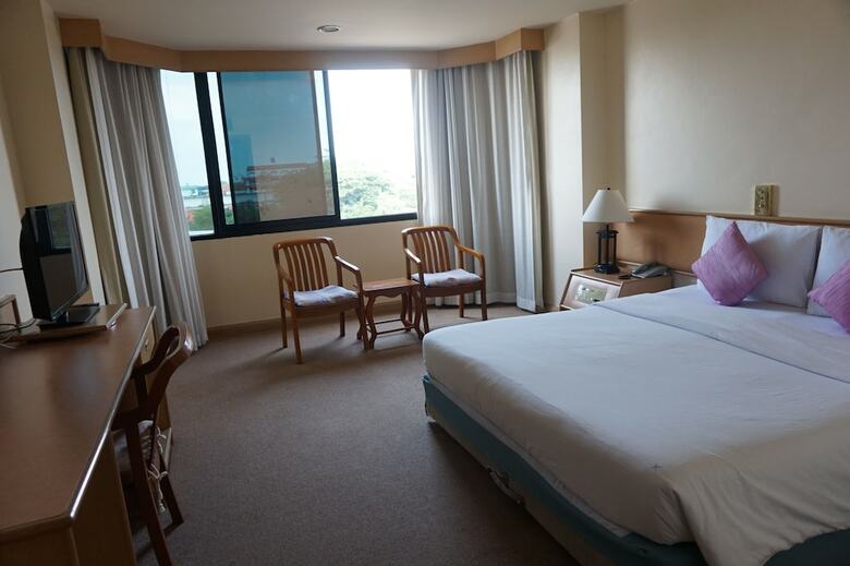Hotel The Majestic Sakon Nakhon