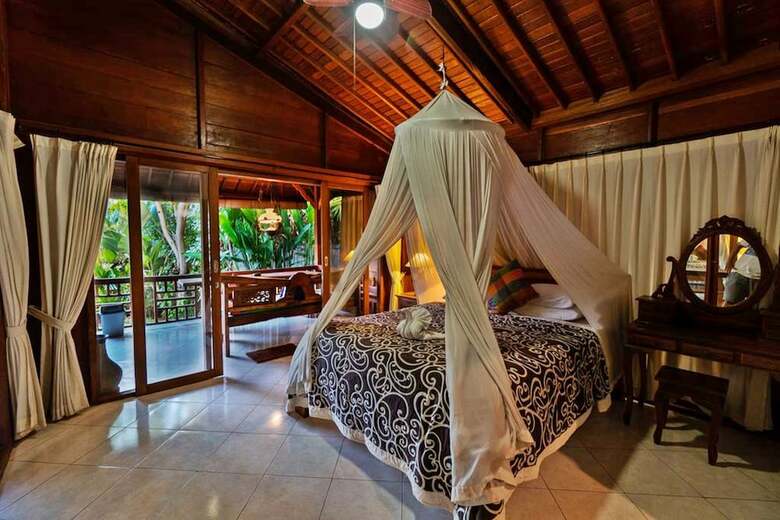 Sari Bamboo Villas