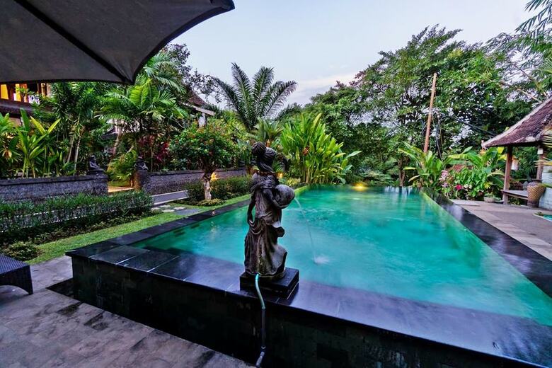 Sari Bamboo Villas