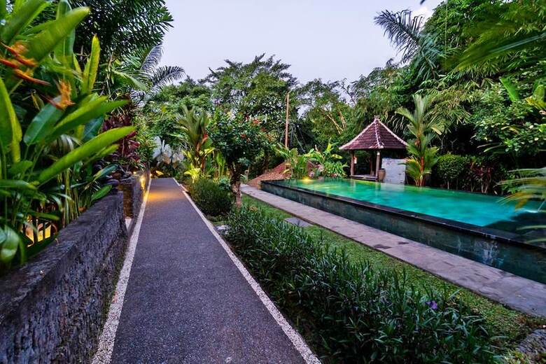 Sari Bamboo Villas