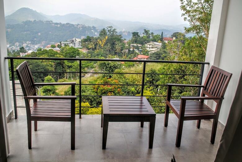 Hotel The Kandyan Villa