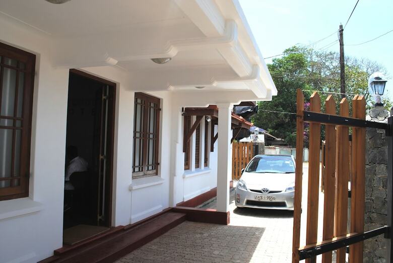 Miura Dutch Edge Hotel